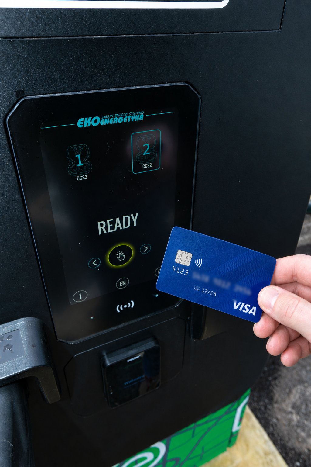 Paying by credit card tap to start and stop